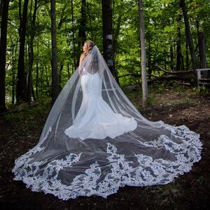 Martina Liana Cathedral Veil